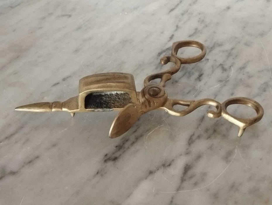 Tesoura Apaga Velas Antiga Latão