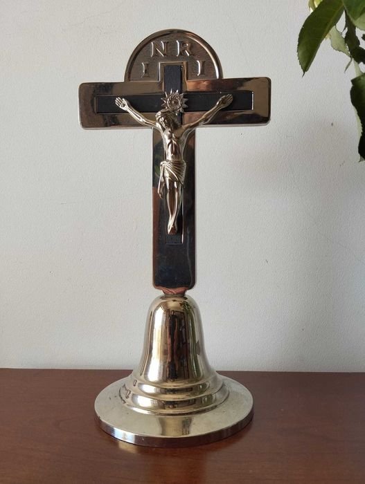 Crucifixo Art Deco de Mesa em Metal Vintage