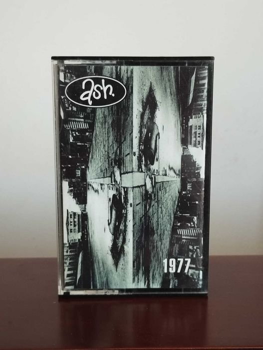 Ash "1977" Cassete Audio