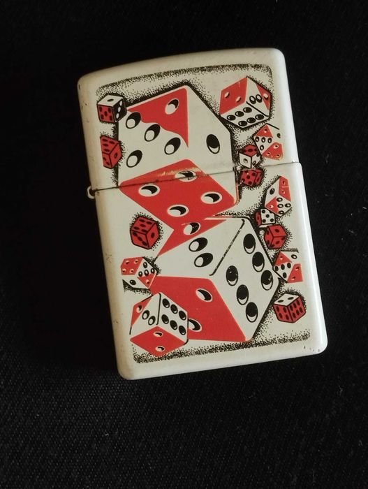 Isqueiro Zippo Rolling Dice 28031
