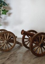 Par de Canhões Antigos