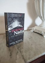 Livro "A Promise to Nadia" Zana Muhsen