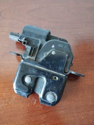 Fecho Porta Mala Eléctrico - Renault Clio IV